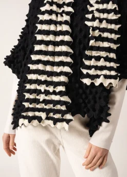 Alvéole Long Honeycomb Effect Scarf